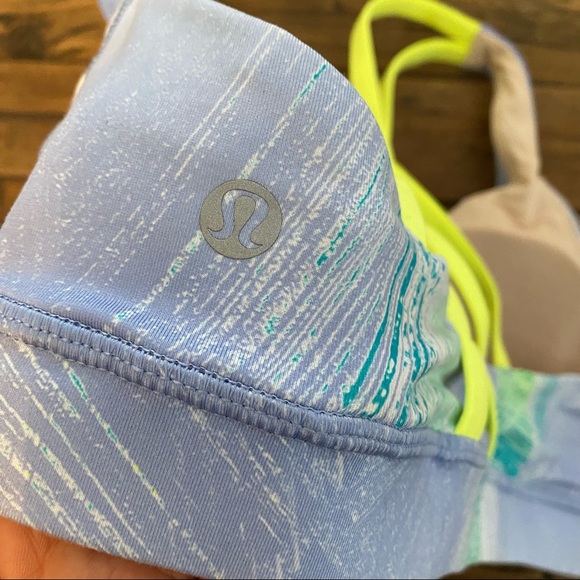 Lululemon Energy Bra - Wind Chill White Lullaby / Ray Size 10 - Picture 8 of 9